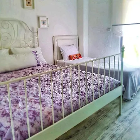 Fullmoon Rooms Cesme 게스트하우스