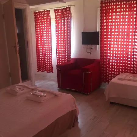 Fullmoon Rooms Cesme 게스트하우스 Çeşme